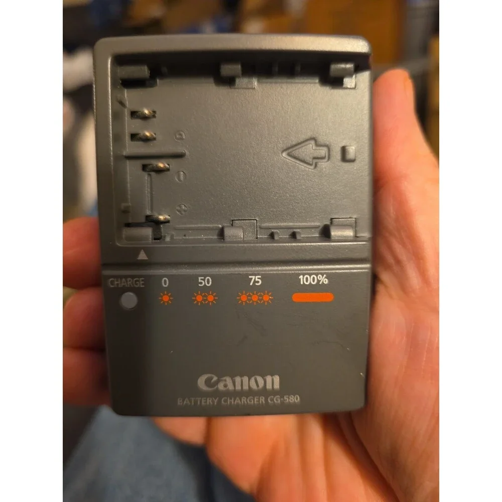 Genuine Canon CG-580 Charger & 2 BP-511A Battery For EOS 5D 50D 40D 30D Tested.